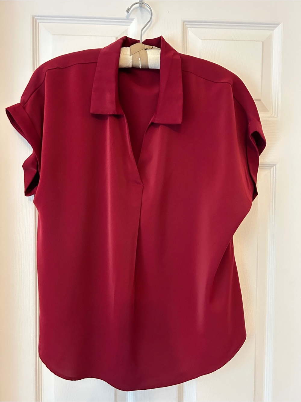 Women's Short Sleeve Split-Neck Blouse - Berry